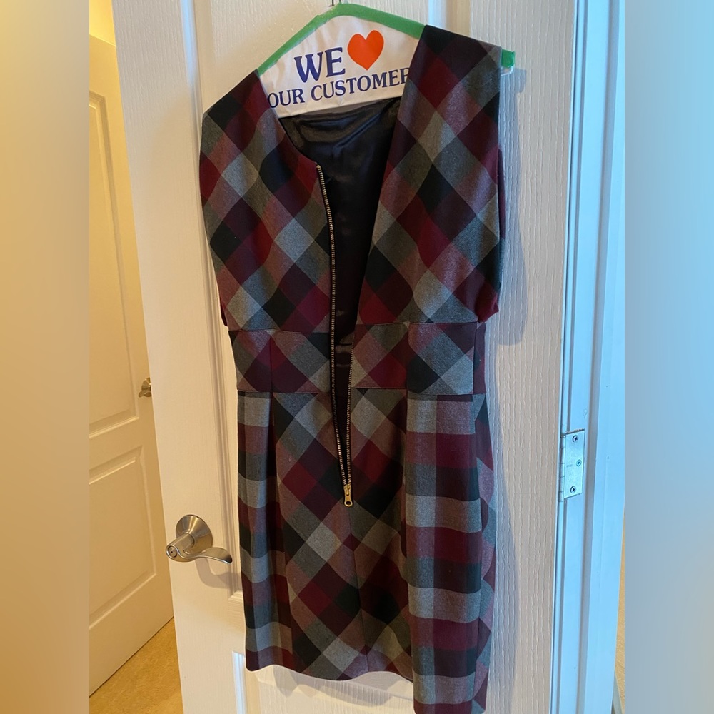 Dress - Picture 3 of 4